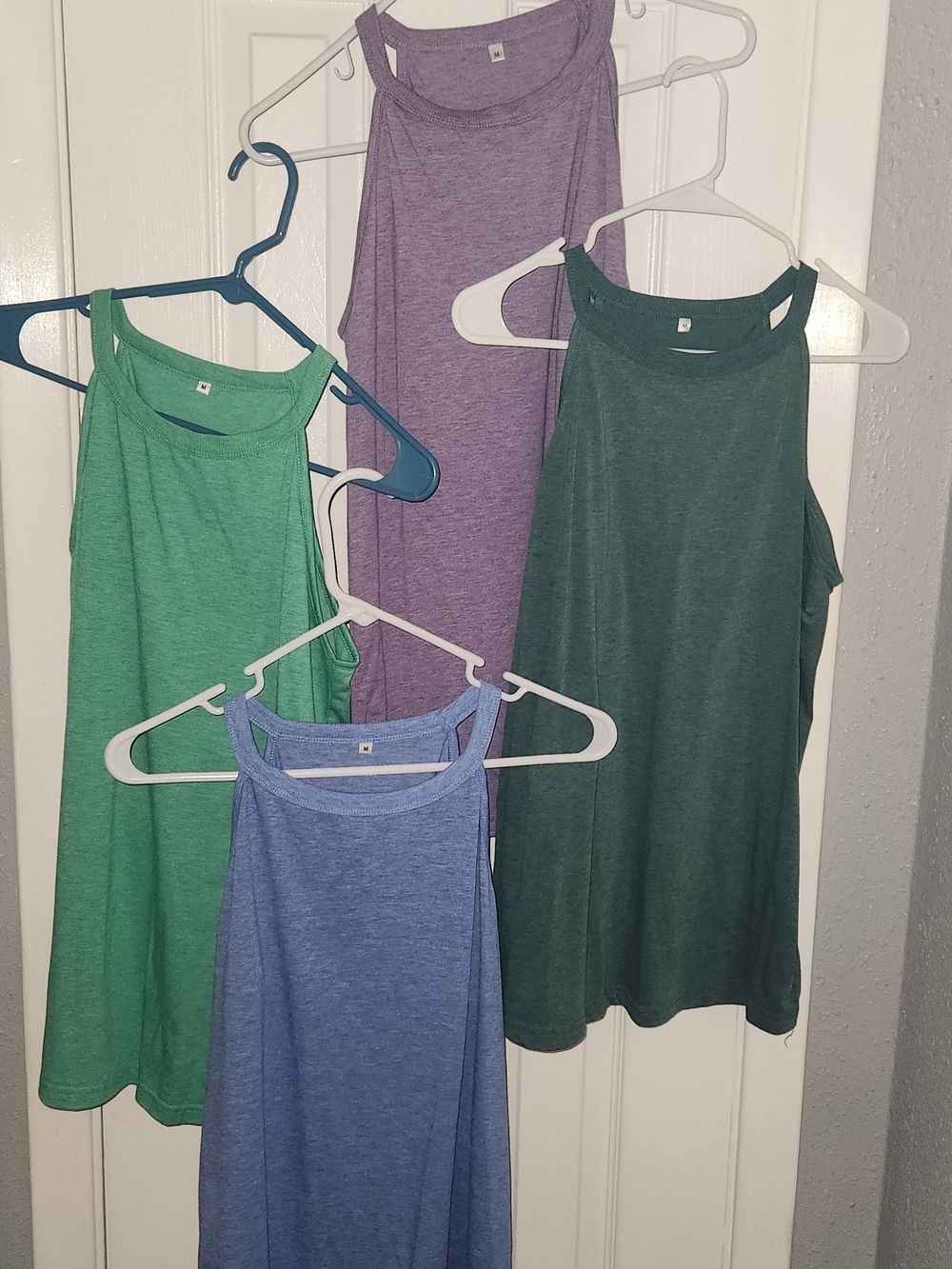 Women’s Sleeveless Tank Top Set Of 4